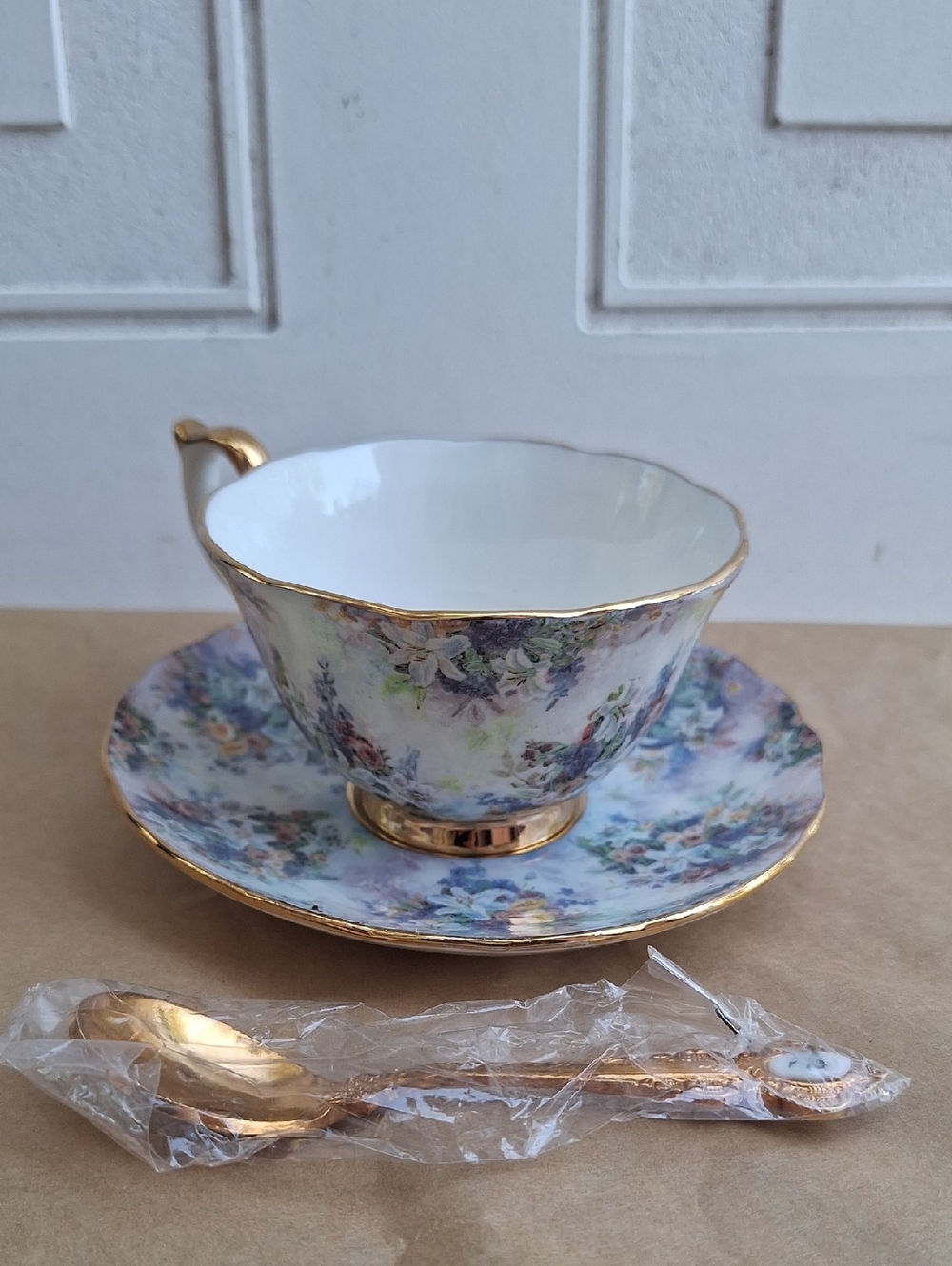 Vintage Bradford Editions teacup and saucer & Spoon"Glorious Chintz" - Picture 2 of 8